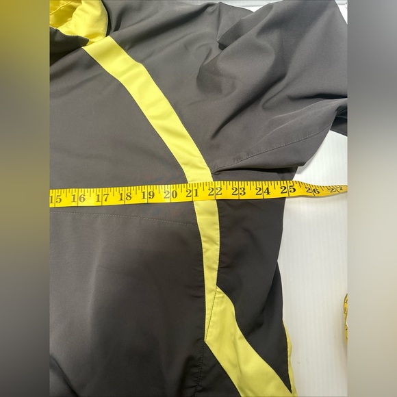 Adidas Men Windbreaker Large Quarter Zip Activewear Short Sleeve Solid Gray - Picture 5 of 9